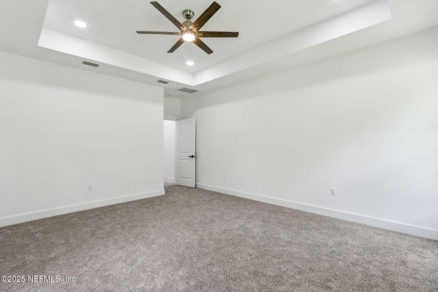 Spacious, unfurnished interior of a new home in , Fernandina Beach (Image 36).