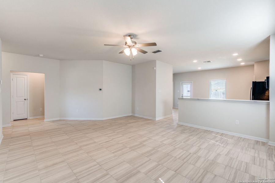 Spacious, unfurnished interior of a new home in Hickory Ridge, Elmendorf (Image 13). Spacious, unfurnished interior of a new home in Hickory Ridge, Elmendorf (Image 13).