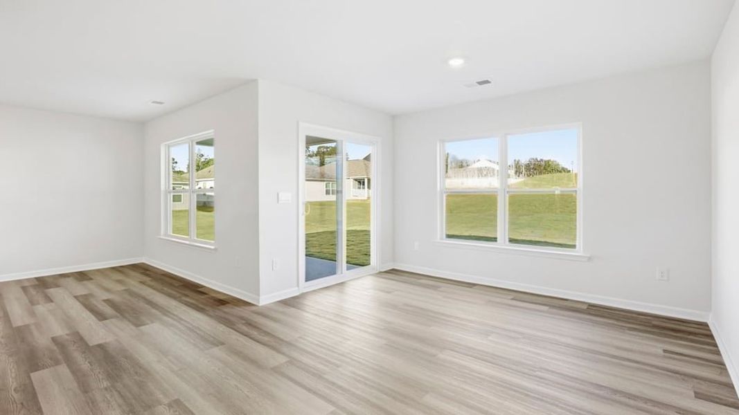Spacious, unfurnished interior of a new home in Cascade Point, Seneca (Image 24).