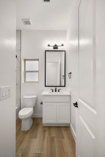 Furnished interior view inside a new home in Paseo Del Este Unit 9, El Paso (Image 14). Furnished interior view inside a new home in Paseo Del Este Unit 9, El Paso (Image 14).