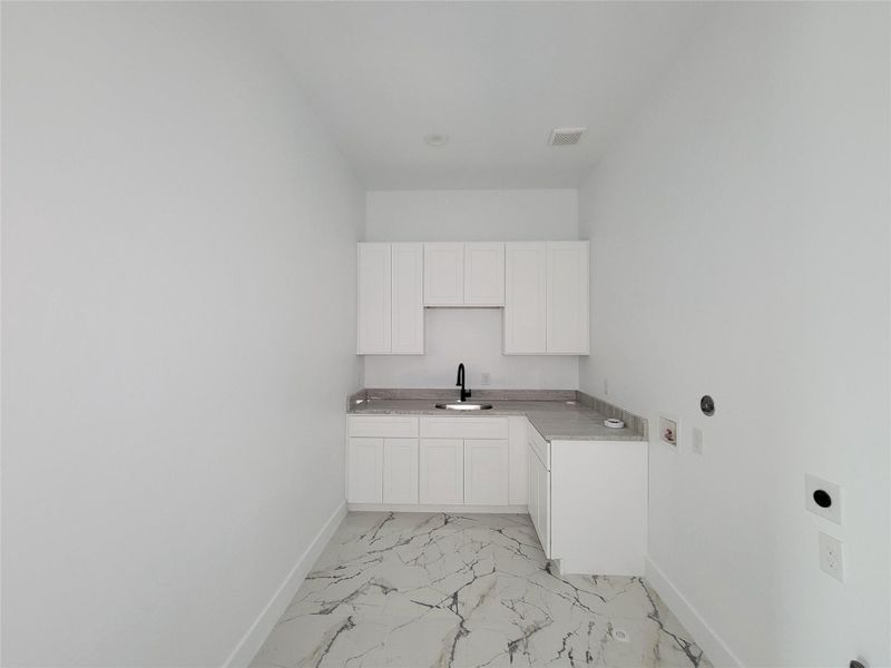 Furnished interior view inside a new home in , Houston (Image 8). Furnished interior view inside a new home in , Houston (Image 8).