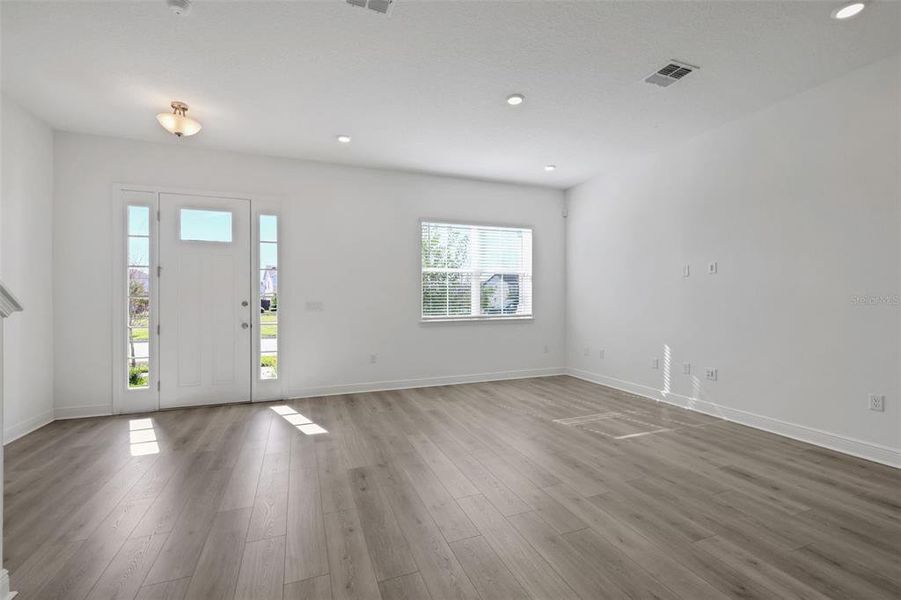 Spacious, unfurnished interior of a new home in , St. Cloud (Image 17).