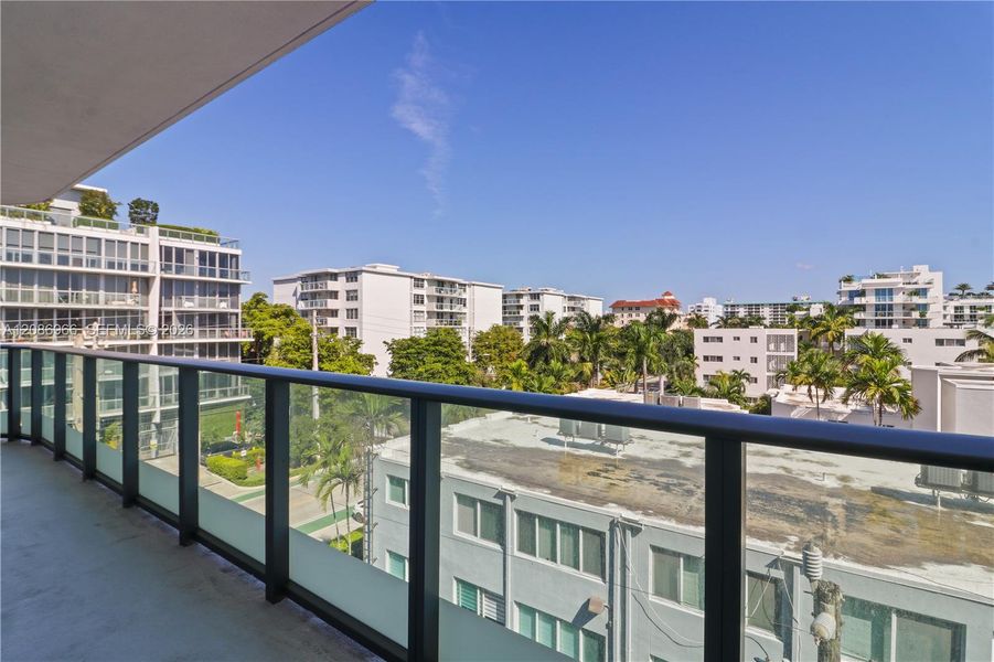 Condo located in Bal Harbour, FL showcasing its design and architecture (Image 25).