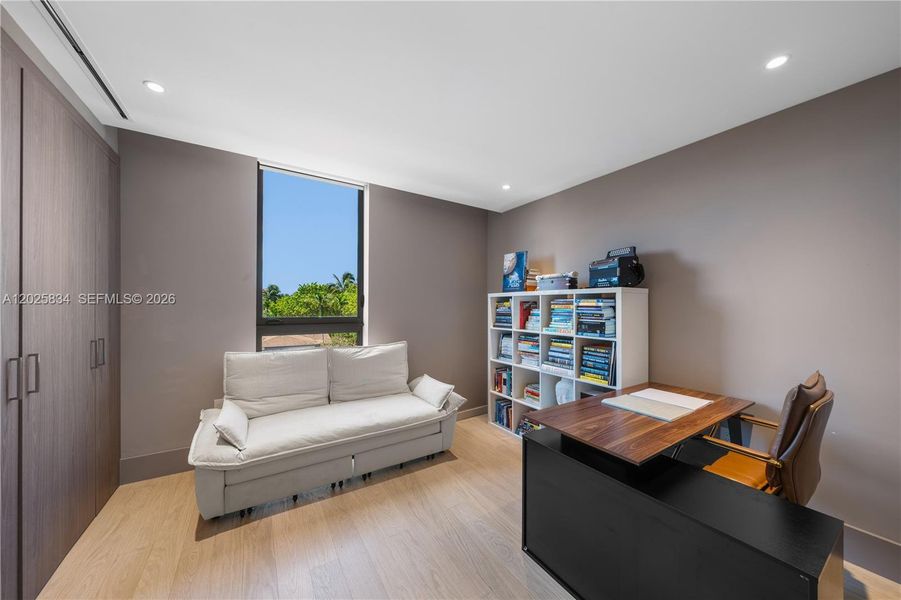 Furnished interior view inside a new home in , Key Biscayne (Image 16).
