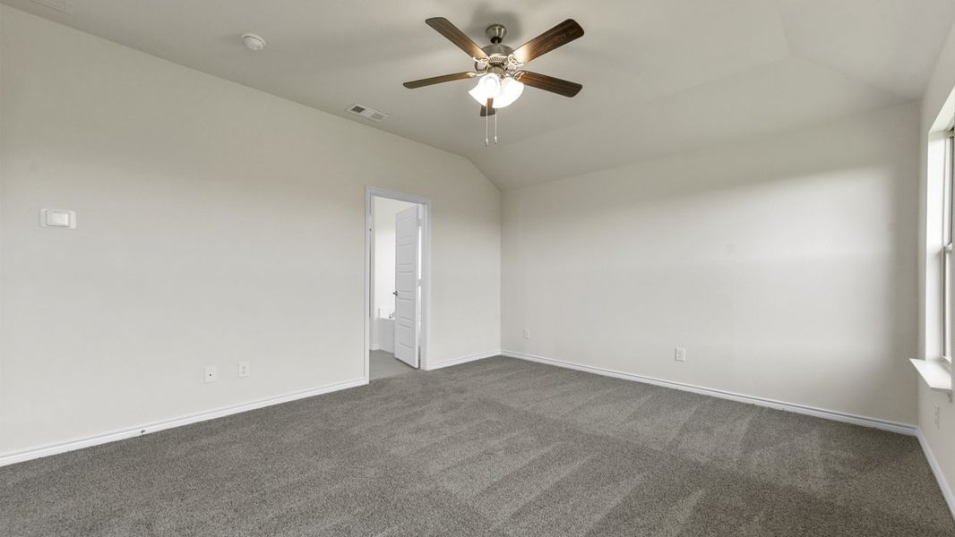 Spacious, unfurnished interior of a new home in Liberty Crossing, Royse City (Image 19).
