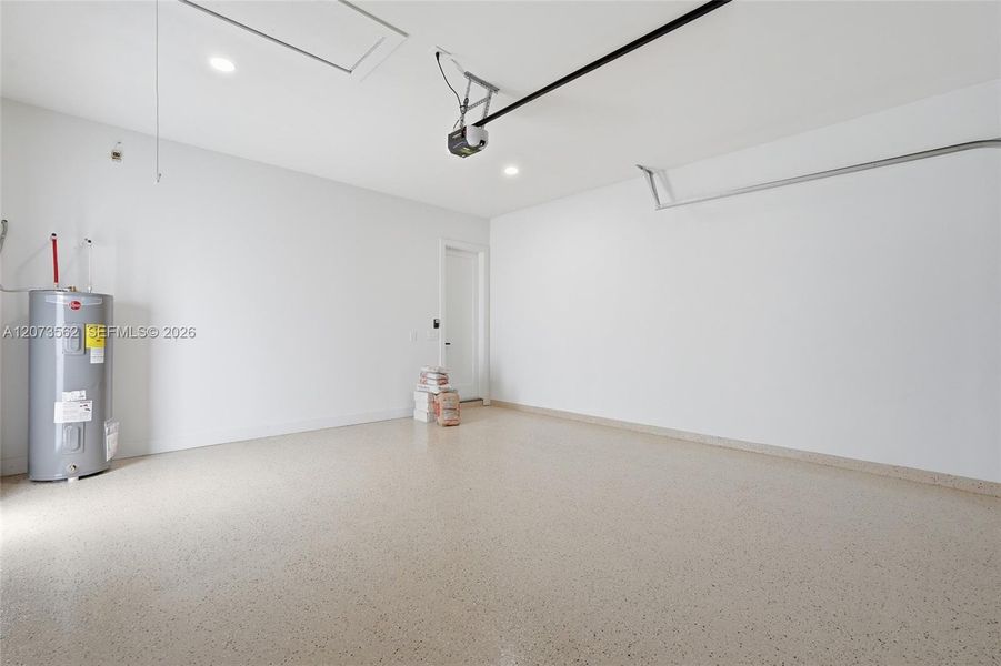Spacious, unfurnished interior of a new home in , Cape Coral (Image 39). Spacious, unfurnished interior of a new home in , Cape Coral (Image 39).