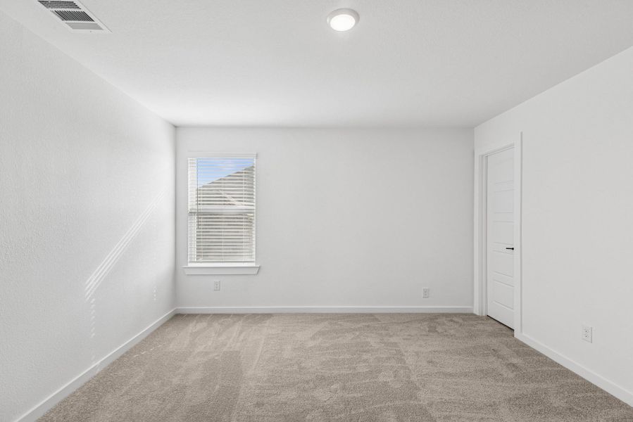Spacious, unfurnished interior of a new home in Summerview, Fulshear (Image 31).