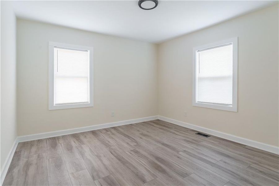 Spacious, unfurnished interior of a new home in , Atlanta (Image 31).