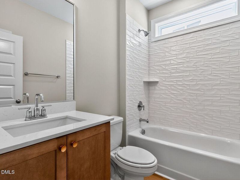 023-1280x960-bathroom