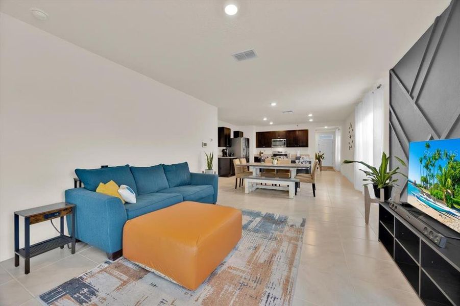 Furnished interior view inside a new home in , Davenport (Image 4).