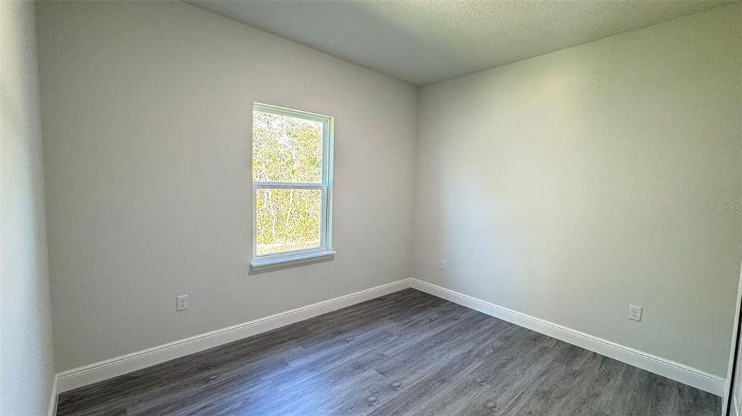 Spacious, unfurnished interior of a new home in , Ocala (Image 11).