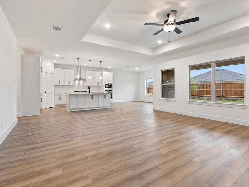 Spacious, unfurnished interior of a new home in Waverly Estates, Nevada (Image 12).