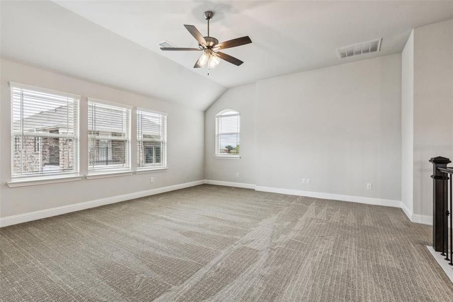 Spacious, unfurnished interior of a new home in Lake Shore Village, Rowlett (Image 19).