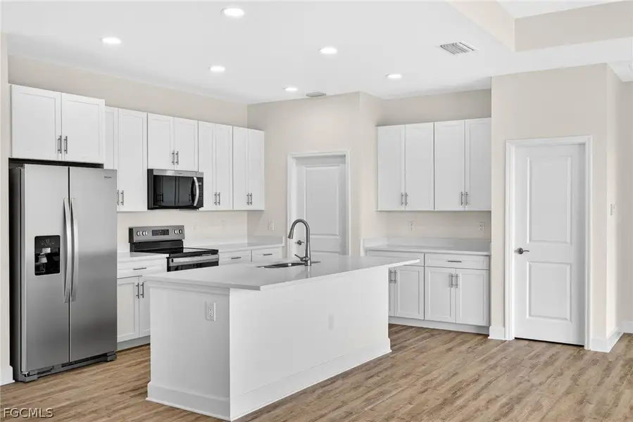 Furnished interior view inside a new home in Cape Coral, Cape Coral (Image 5).