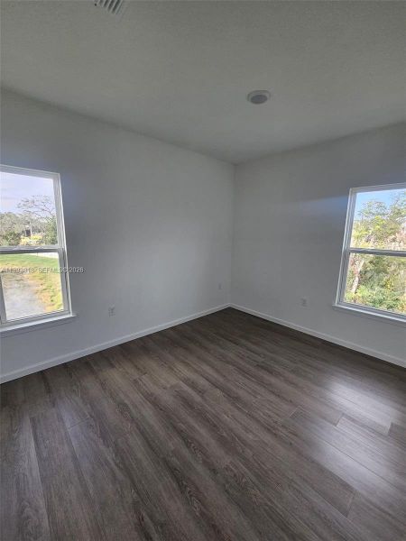Spacious, unfurnished interior of a new home in , Orlando (Image 13).