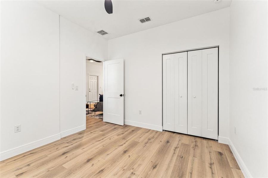 Spacious, unfurnished interior of a new home in , Tampa (Image 39).