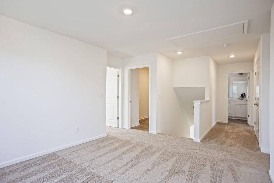 Spacious, unfurnished interior of a new home in Providence Station at Trolley Run, Aiken (Image 29).