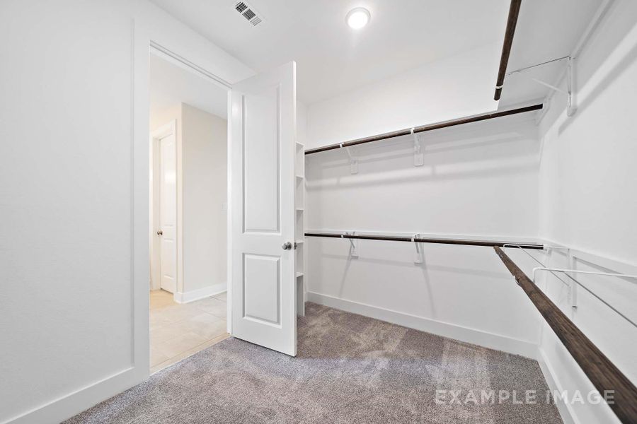 Spacious, unfurnished interior of a new home in Lago Mar, Texas City (Image 20).
