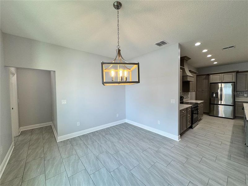 Spacious, unfurnished interior of a new home in , Dade City (Image 25).