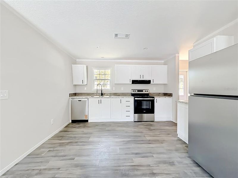 Furnished interior view inside a new home in , Orlando (Image 7).
