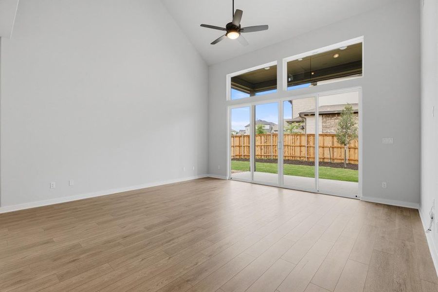 Spacious, unfurnished interior of a new home in Heritage, Dripping Springs (Image 31).