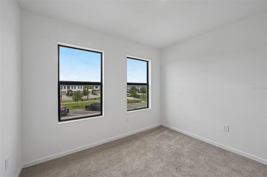 Spacious, unfurnished interior of a new home in , Sarasota (Image 35).
