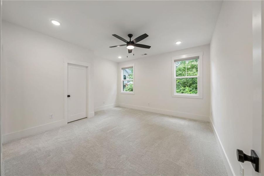 Spacious, unfurnished interior of a new home in , Atlanta (Image 21).