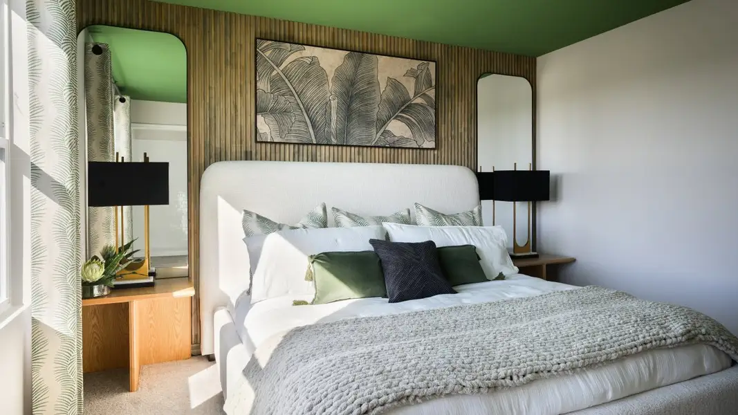 Representative furnished interior of a home built from the Mojito by Casa Fresca Homes in Pasadena Ridge, Dade City (Image 10).