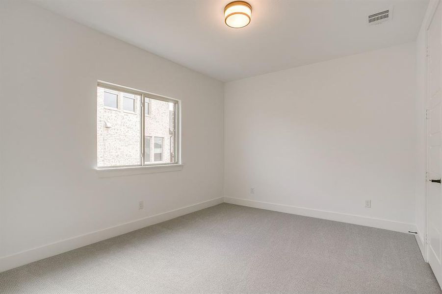 Spacious, unfurnished interior of a new home in Talon Hills, Fort Worth (Image 33).