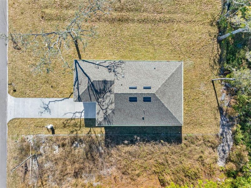 Exterior details and patio area of a home in , New Port Richey (Image 27).