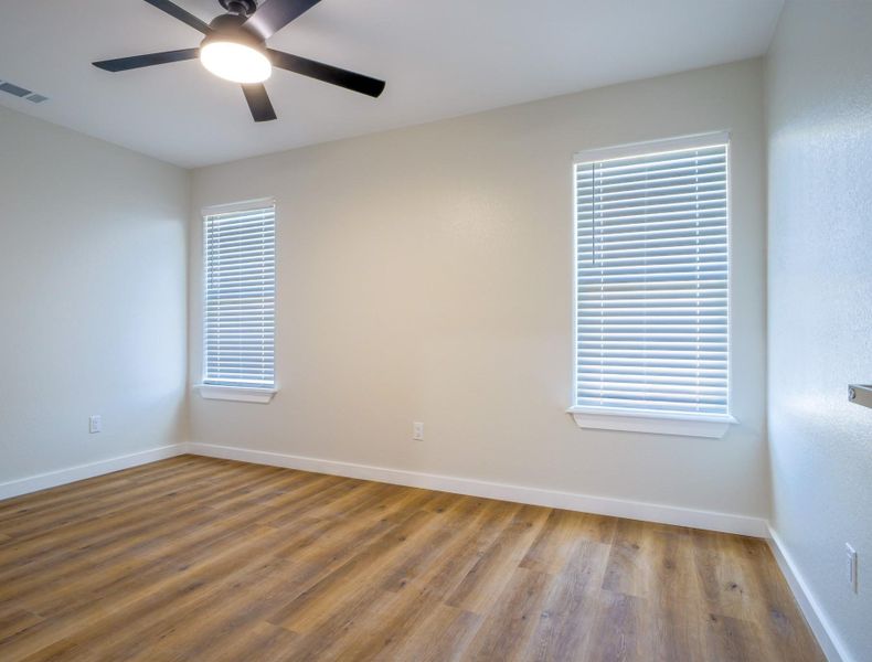 Spacious, unfurnished interior of a new home in , Granite Shoals (Image 18).