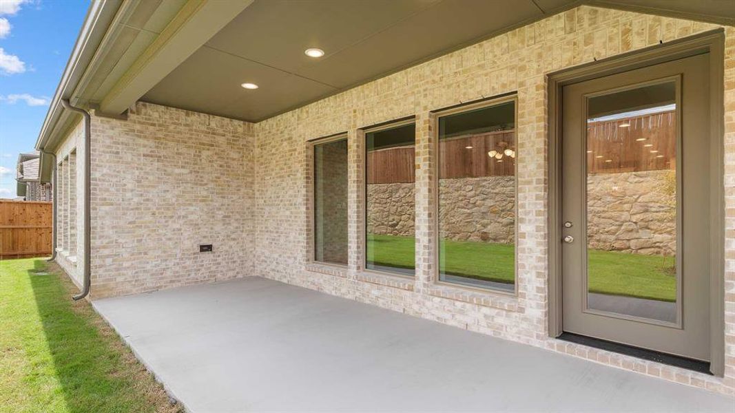 Spacious, unfurnished interior of a new home in The Heights At Uptown Celina 50', Celina (Image 15).