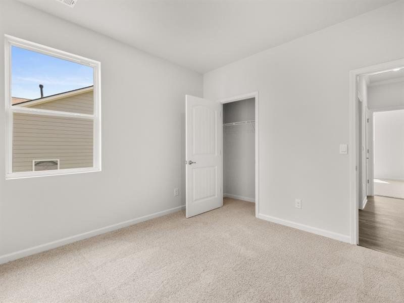 Spacious, unfurnished interior of a new home in Lost Creek, Dallas (Image 14).
