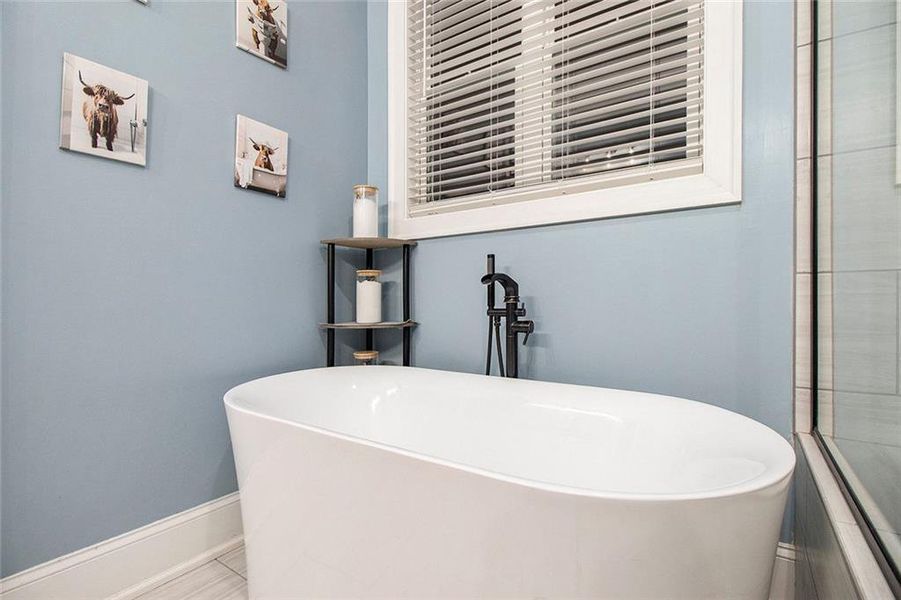 Furnished interior view inside a new home in Griffin Manor, Cartersville (Image 11).