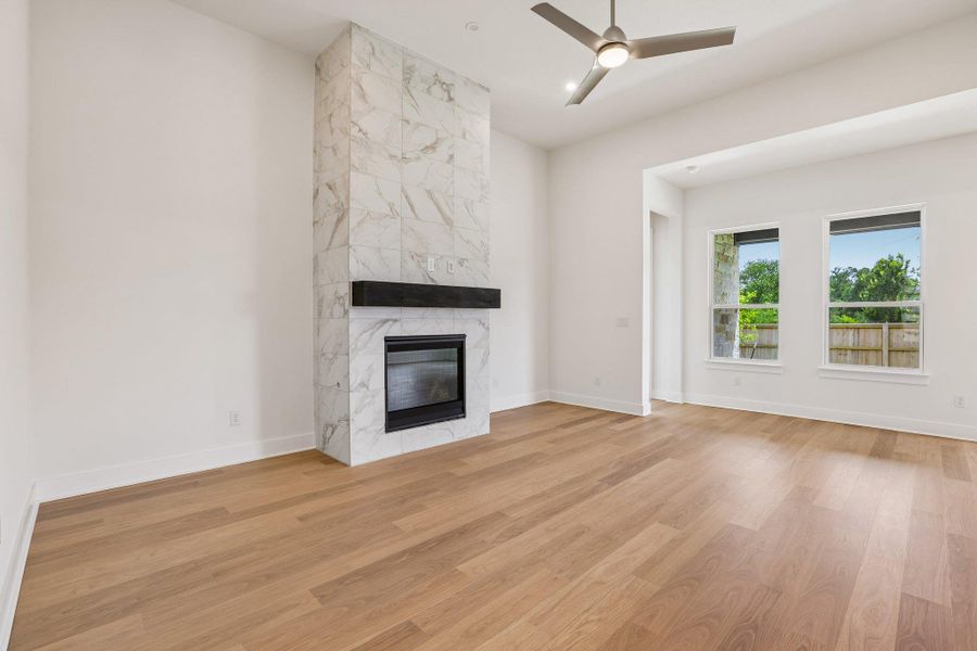 Spacious, unfurnished interior of a new home in Persimmon, Buda (Image 28). Spacious, unfurnished interior of a new home in Persimmon, Buda (Image 28).