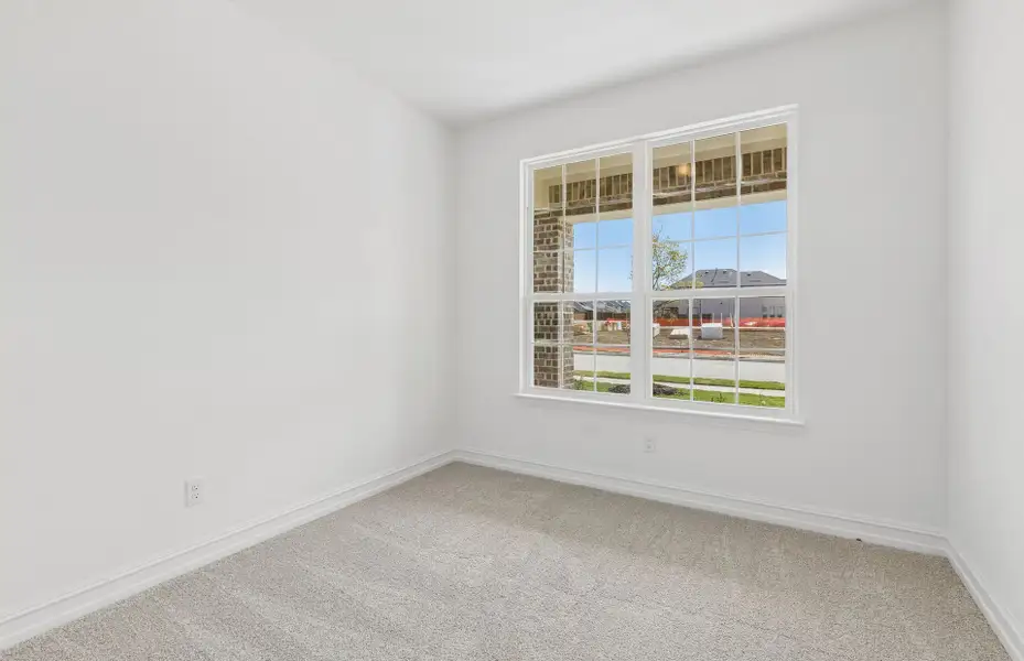 Spacious, unfurnished interior of a new home in Creekview Meadows, Pilot Point (Image 15).