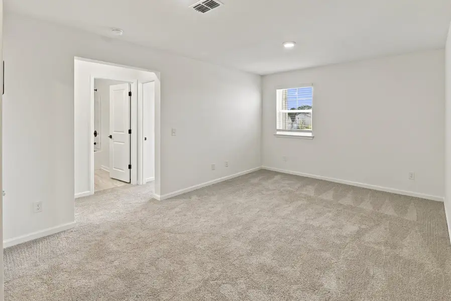 Spacious, unfurnished interior of a new home in The Groves of Berkeley, Moncks Corner (Image 30).
