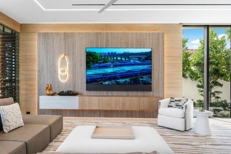 1520_Royal_Palm_Way_43