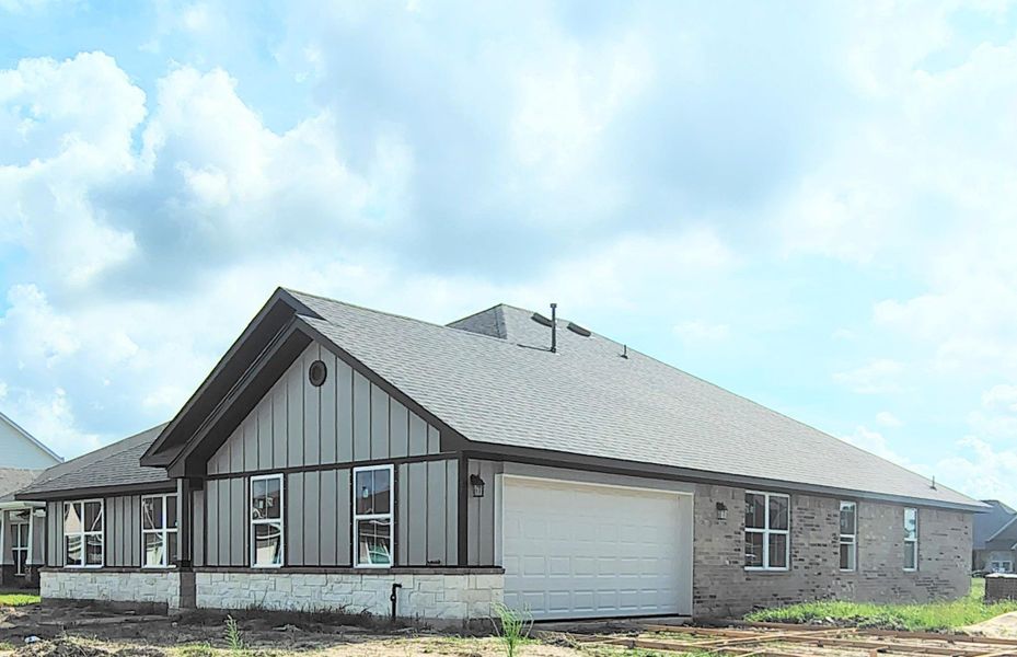 SIDE LOAD GARAGE HOME UNDER CONSTRUCTION