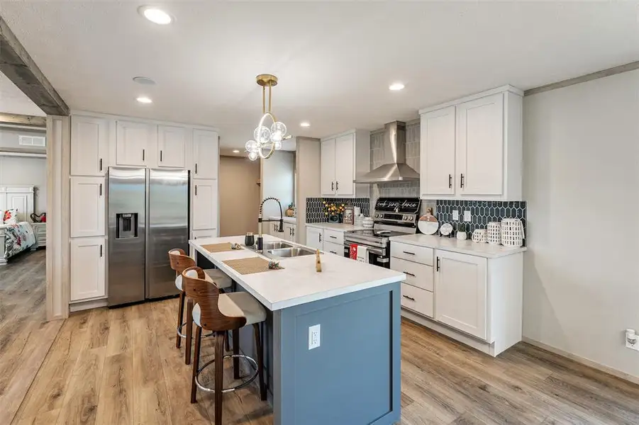 Furnished interior view inside a new home in , Corsicana (Image 5).