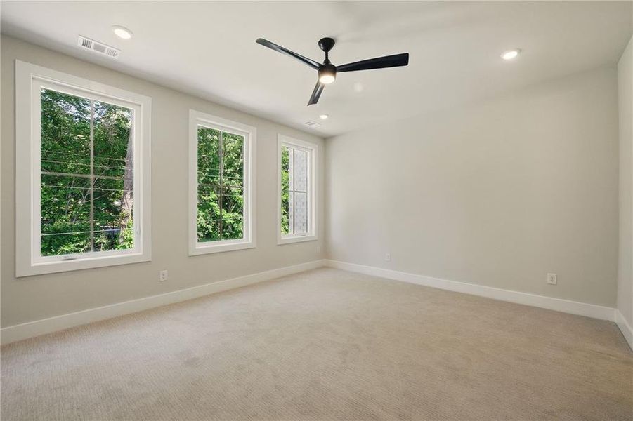 Spacious, unfurnished interior of a new home in , Atlanta (Image 15).