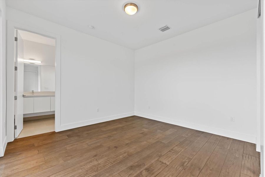 Spacious, unfurnished interior of a new home in , Weston (Image 72).