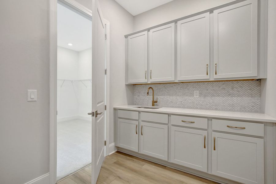 Model Photo Used for Reference