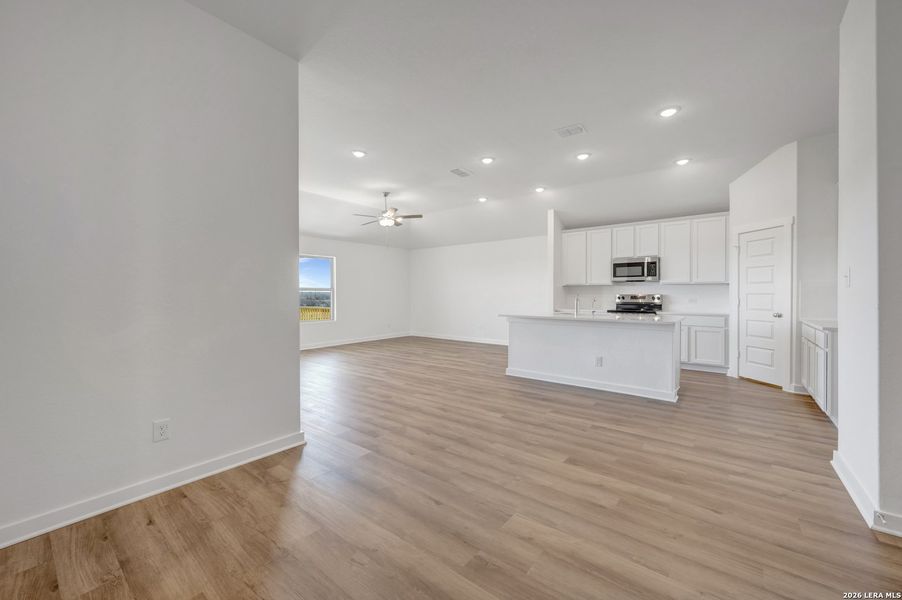 Spacious, unfurnished interior of a new home in Paloma Park, Converse (Image 42).