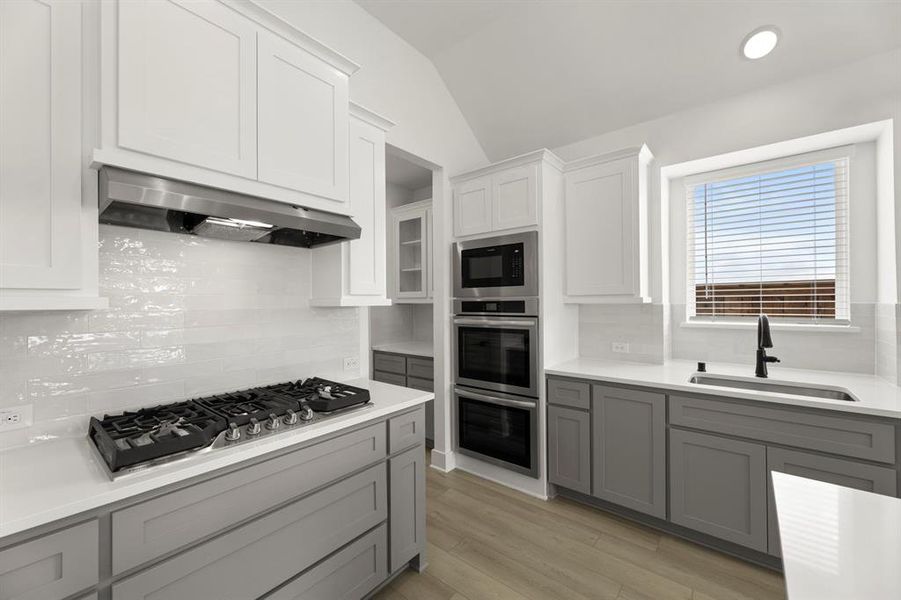 10. 2391 Bell - Kitchen (4) 10. 2391 Bell - Kitchen (4)