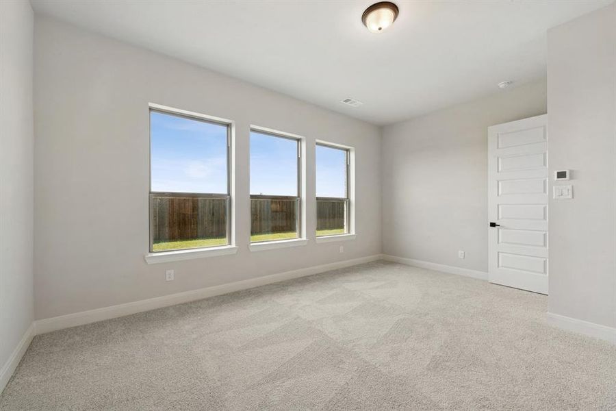 Spacious, unfurnished interior of a new home in Myrtle Creek, Waxahachie (Image 17). Spacious, unfurnished interior of a new home in Myrtle Creek, Waxahachie (Image 17).