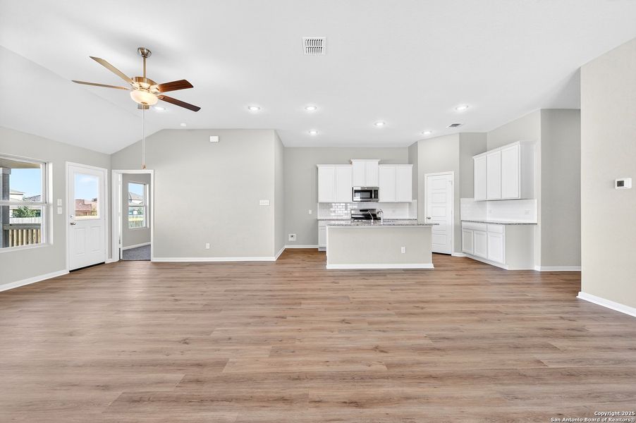 Spacious, unfurnished interior of a new home in Winding Brook, San Antonio (Image 37).
