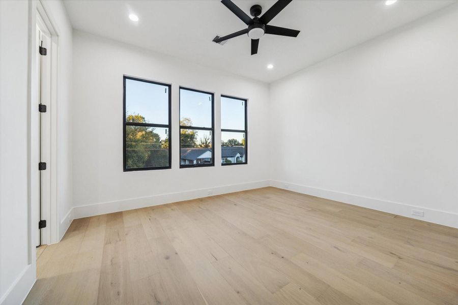 Spacious, unfurnished interior of a new home in , Houston (Image 24).