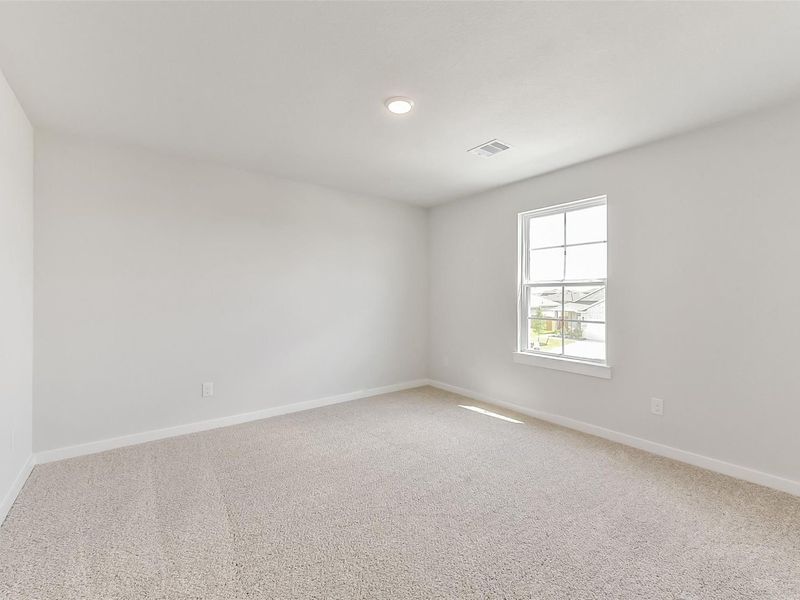 Spacious, unfurnished interior of a new home in River Ranch Meadows, Dayton (Image 31).