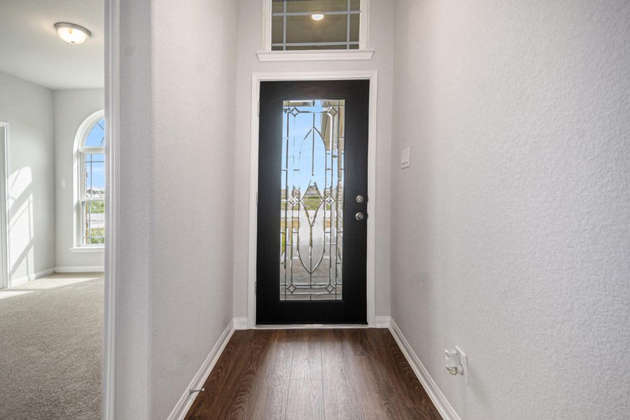 Spacious, unfurnished interior of a new home in , Bay City (Image 30).